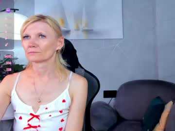 julie_lucasss