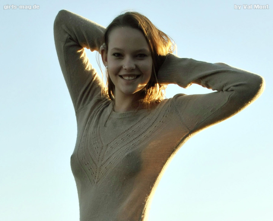 WET T-SHIRTS BABES BY TIFFANY — 21
