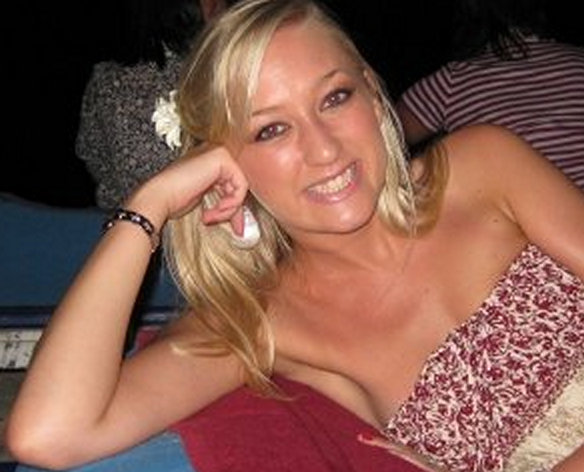 British UK girls showing sexy shaven armpits — 50