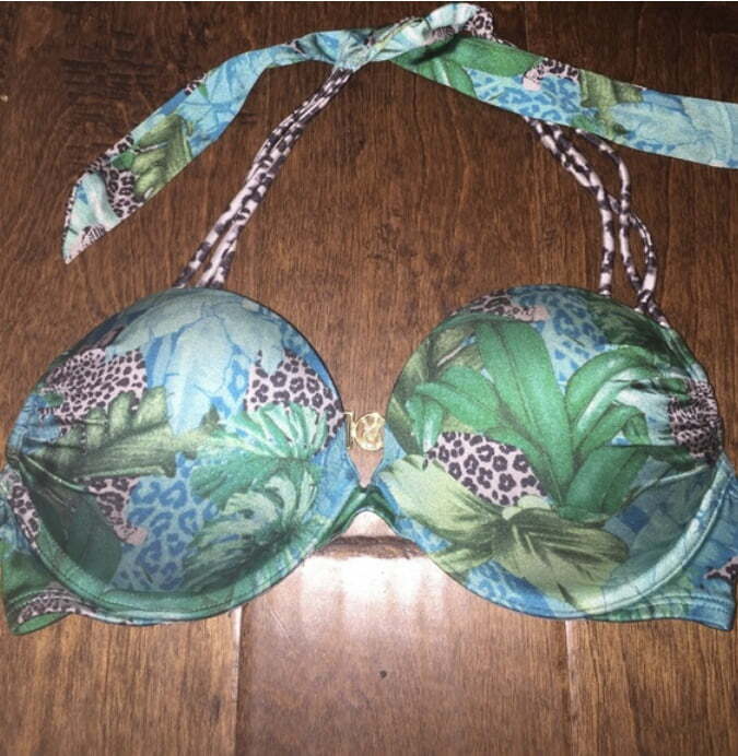 Big tits MILFS Selling Their Bombshell Bras — 50