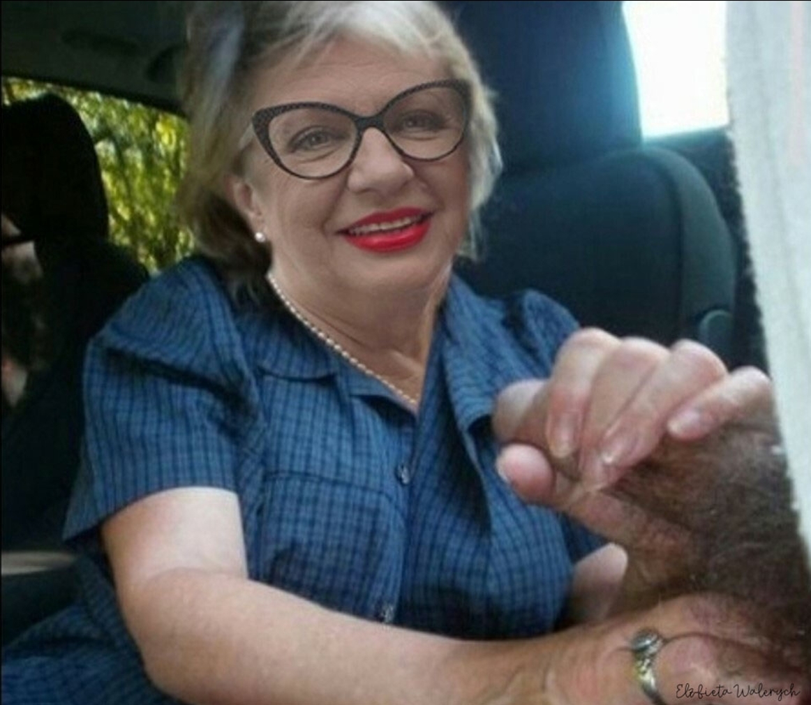 Oldslut with red lipstick — 34