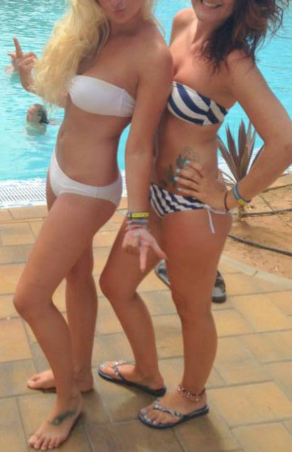 British girls showing their sexy legs — 46