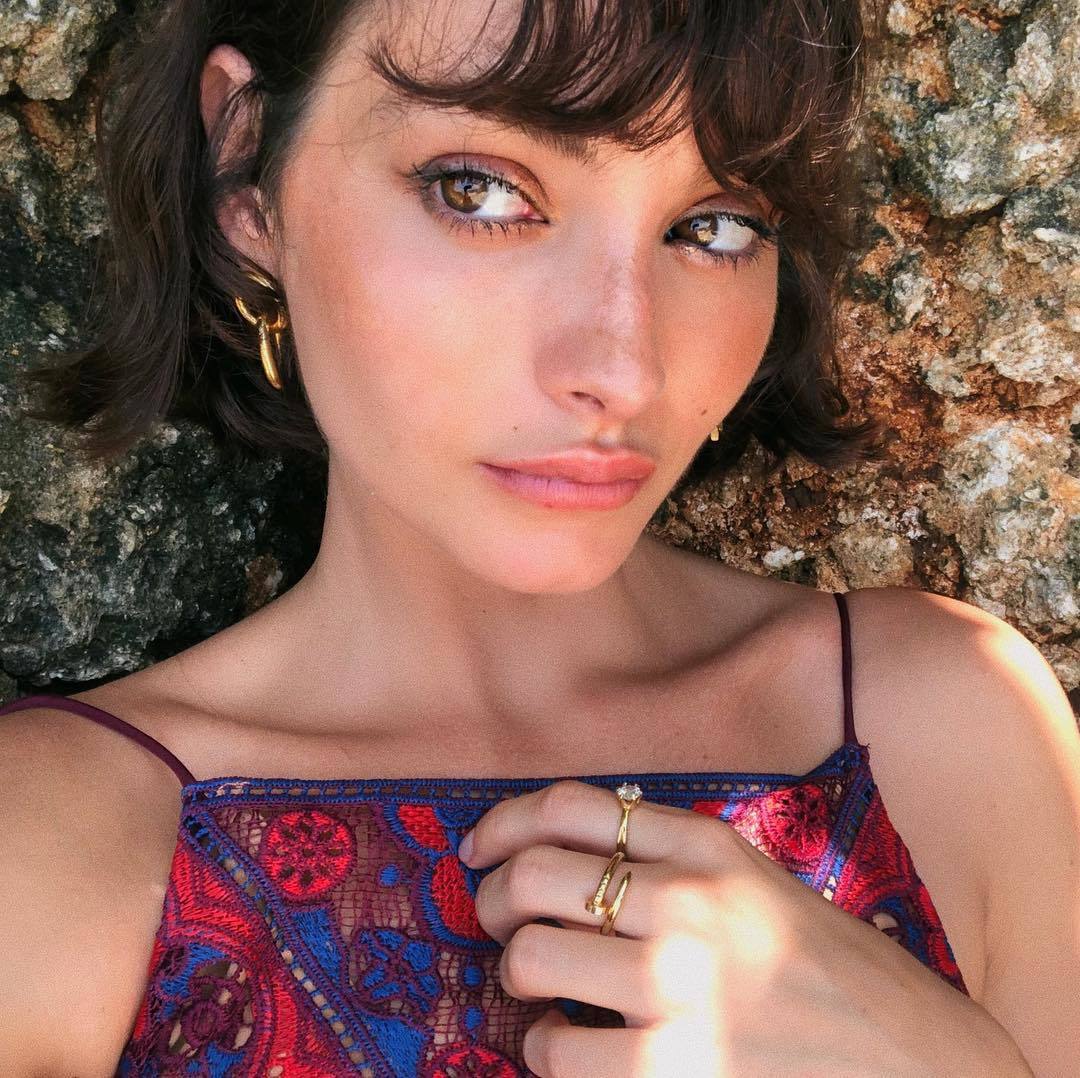 Stunning Celebrities With Bangs!!!! — 6