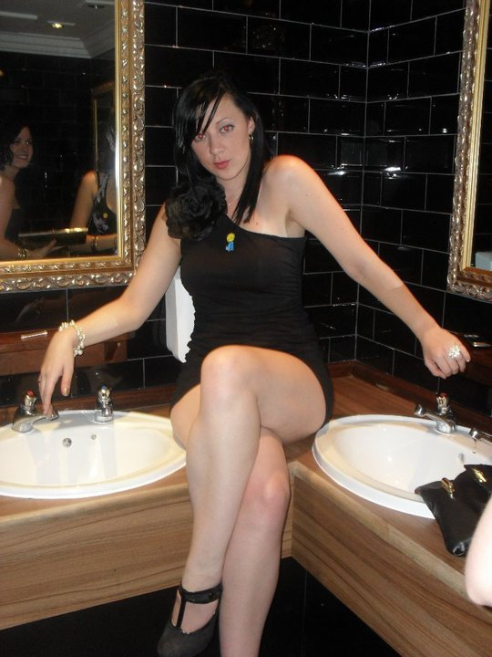 British girls showing their sexy legs — 41