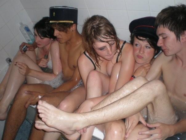 my favourite kind of fun / can I join? (bisexual, — 20