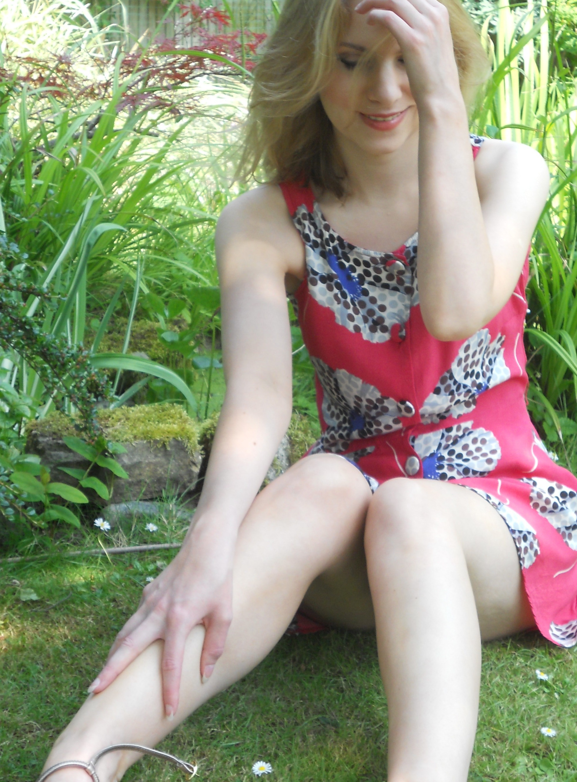 British girls showing their sexy legs — 12